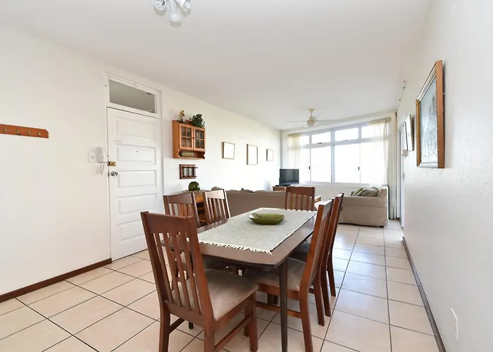 12 Sea Lodge